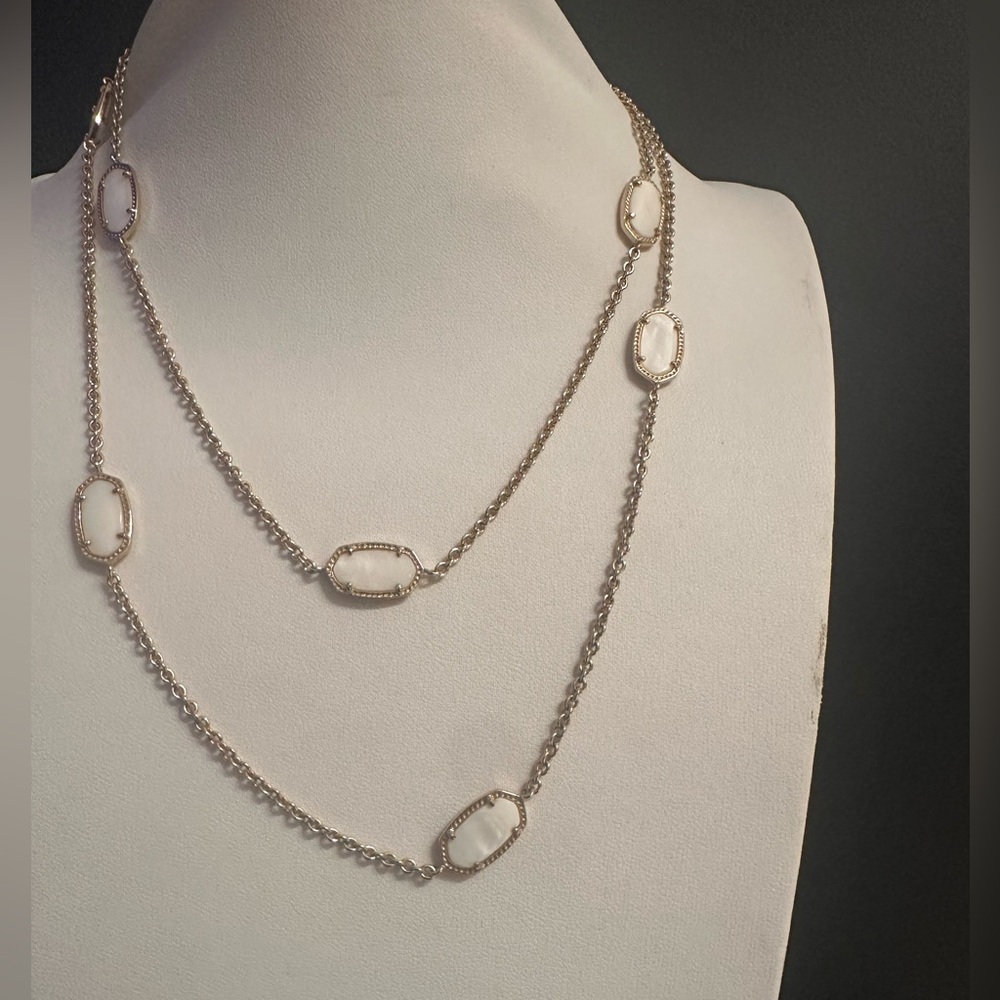 Kendra Scott Gold and White Pendant Necklace